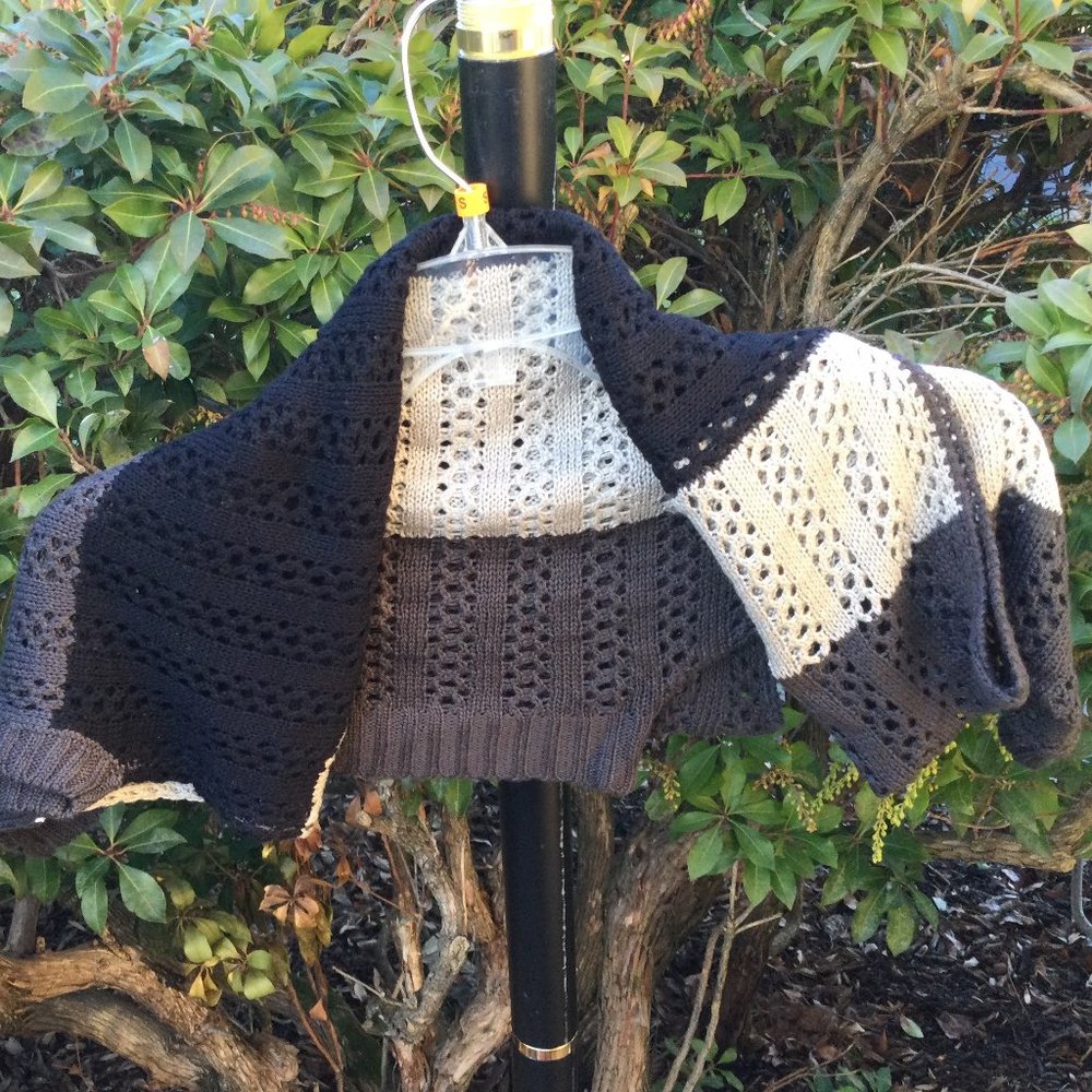Colorblock Triangle Poncho - Picture 3 of 4